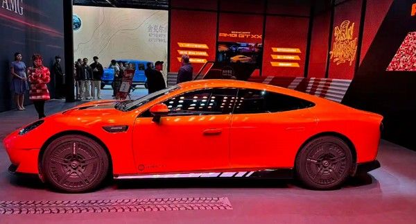 梅赛德斯-奔驰AMG GT XX性能版橙色涂装参数配置