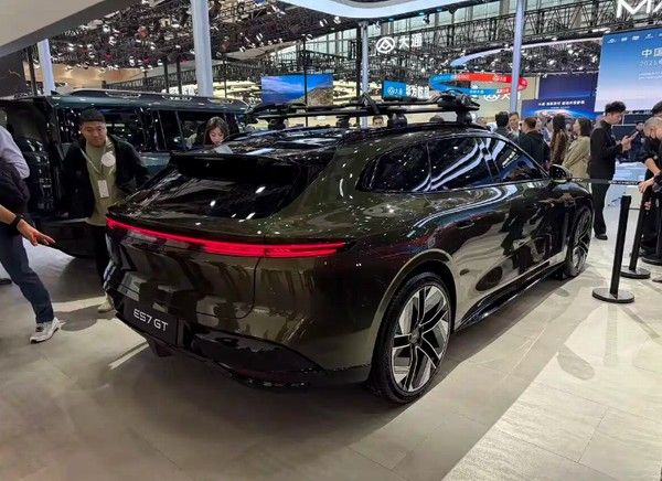 星途发布首款猎装车星途ES7 GT该车定位中大型车