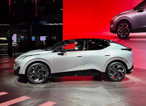 领克品牌旗下紧凑型SUV领克Z20曜红版正式上市价格