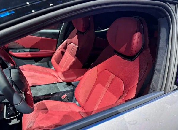 领克品牌旗下紧凑型SUV领克Z20曜红版正式上市价格