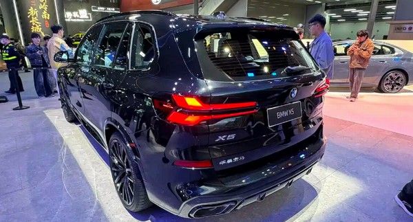 2026款宝马X5亮相新车11月20日上市价格参数配置