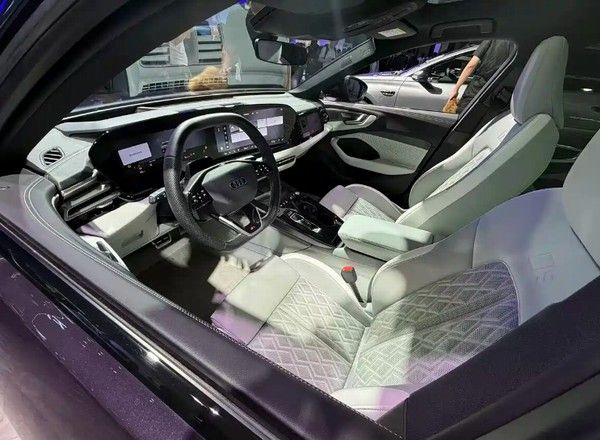 一汽奥迪A5L智驾版上市参数配置搭载华为乾崑辅助