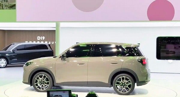 零跑A10纯电动小型SUV价格参数配置2026年上市