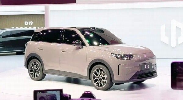 零跑A10纯电动小型SUV价格参数配置2026年上市