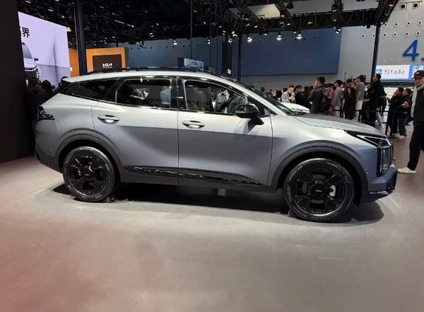 新款起亚狮铂拓界将亮相新车将于2026年正式上市