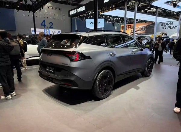 新款起亚狮铂拓界将亮相新车将于2026年正式上市