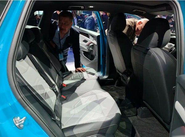 一汽-大众全新探岳L PHEV正式亮相插混价格参数配置