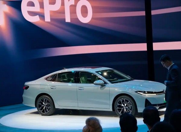 上汽大众帕萨特epro亮相采用全新一代PHEV平台