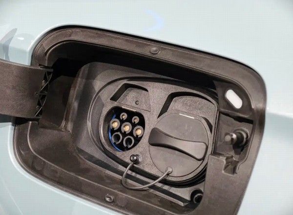 上汽大众帕萨特epro亮相采用全新一代PHEV平台