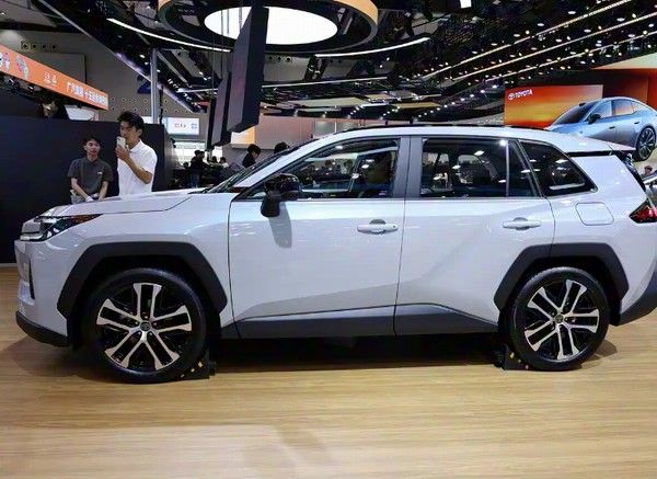 广汽丰田全新威兰达换代车型正式亮相价格参数配置