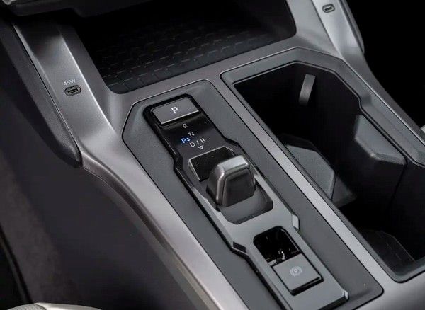 广汽丰田全新威兰达换代车型正式亮相价格参数配置