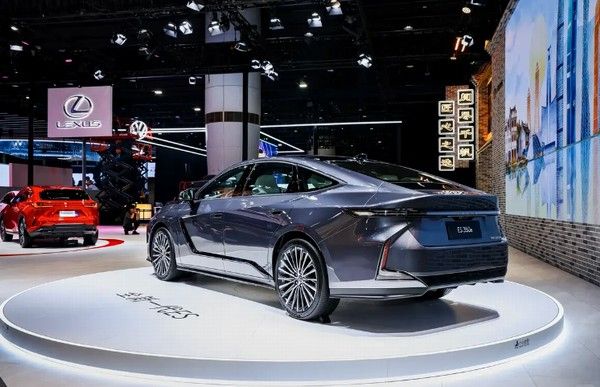 雷克萨斯中大型轿车全新一代ES将2026年4月上市