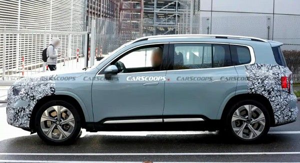 全新一代奔驰GLB谍照曝光动力将提供燃油版纯电版