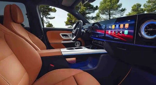 全新一代奔驰GLB谍照曝光动力将提供燃油版纯电版