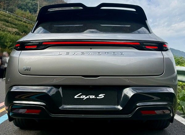 零跑Lafa5Ultra外观落地价参数配置2026年Q2发布