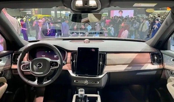 沃尔沃汽车广州车展发布2026款全新XC90车型价格