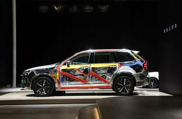 沃尔沃汽车广州车展发布2026款全新XC90车型价格