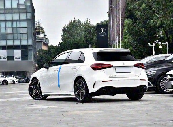 2026款奔驰A级AMG上市价格参数配置零百加速3秒