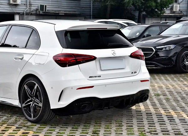 2026款奔驰A级AMG上市价格参数配置零百加速3秒