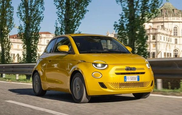 全新菲亚特500混动版曝光动力信息敞篷版和硬顶版