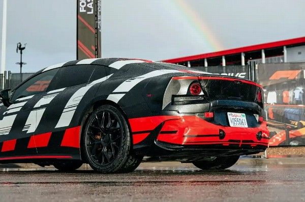 纯电版全新梅赛德斯-AMG GT四门轿跑车低伪实车图