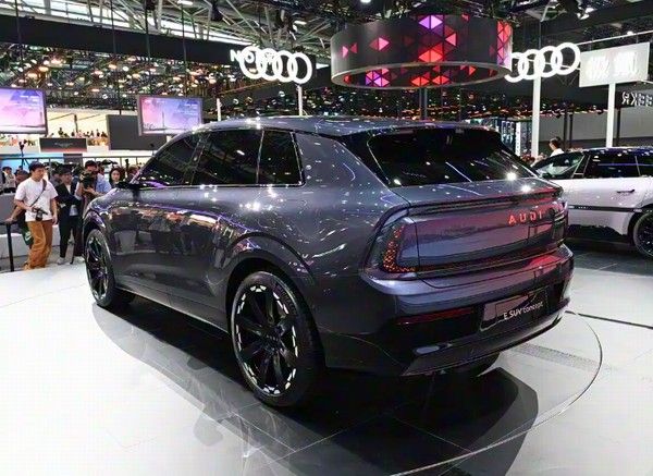 AUDI E SUV概念车亮相量产版计划2026年正式上市