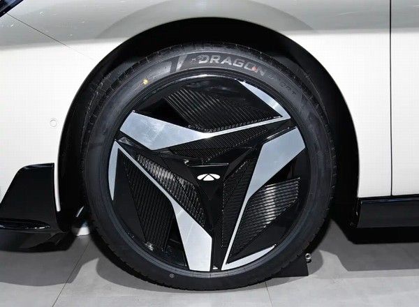 奇瑞风云A9 EV量产版正式亮相将2026年二季度上市