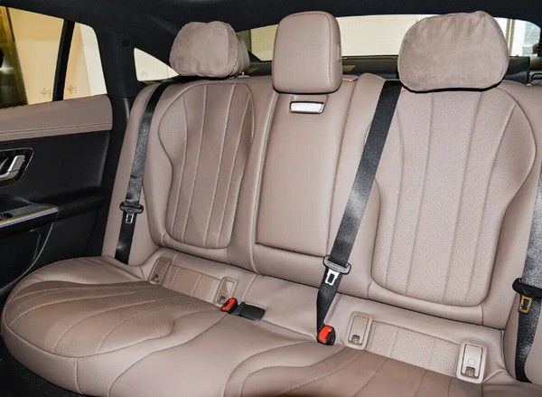 2026款奔驰EQE上市价格新车定位中大型纯电动车