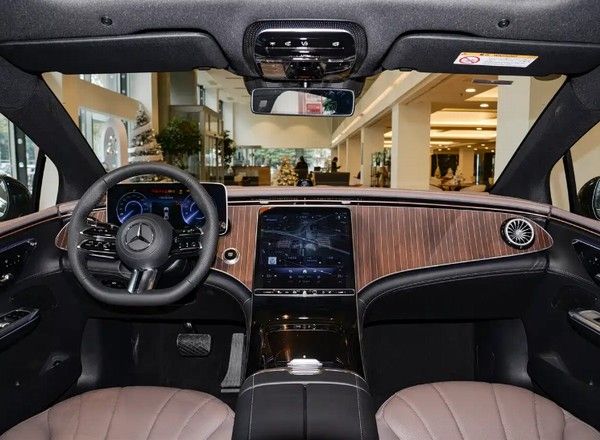 2026款奔驰EQE上市价格新车定位中大型纯电动车