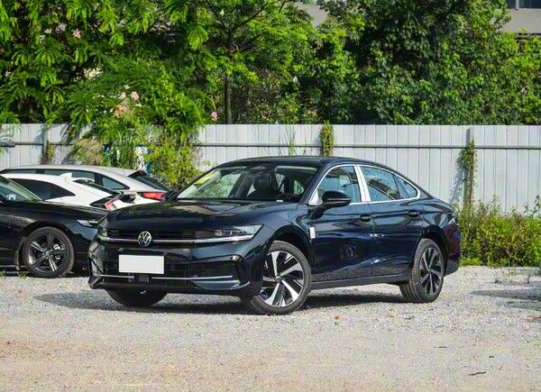 2026款大众迈腾正式上市价格重点配置进行了调整