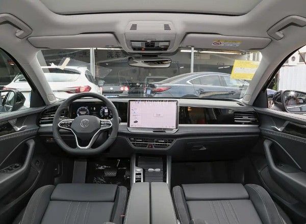 2026款大众迈腾正式上市价格重点配置进行了调整