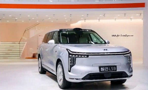 上汽旗舰大六座LS9和新一代LS6现场下订现车立提