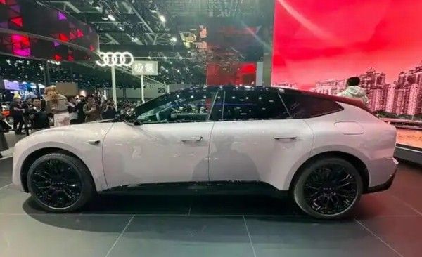 奥迪E5 Sportback钦定性能quattro型上市价格参数配置