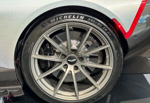 阿斯顿·马丁Valhalla超级跑车量产版车型限量999台