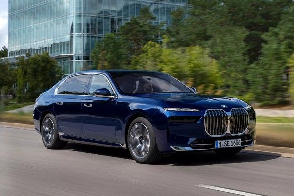 宝马正考虑增程式混动可能为X5和7系推出增程版本