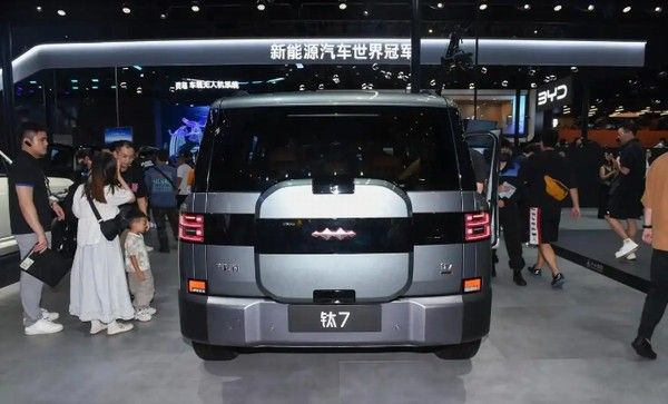 家用硬派越野车推荐5座车方程豹钛7成家用硬派新宠