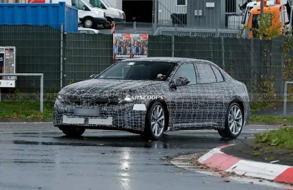 全新宝马3系和全新宝马i3同框谍照预计2026年发布