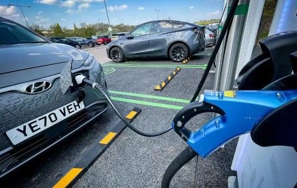 英国政府宣布新能源车不再享有免税实行按里程计费