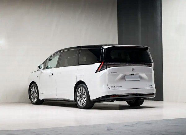 别克至境世家上市价格配置参数定位新能源中大型MPV