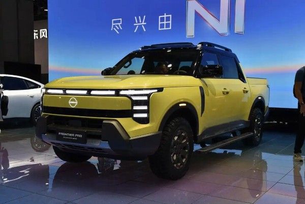 郑州日产锋坦皮卡正式上市燃油混动双动力参数配置