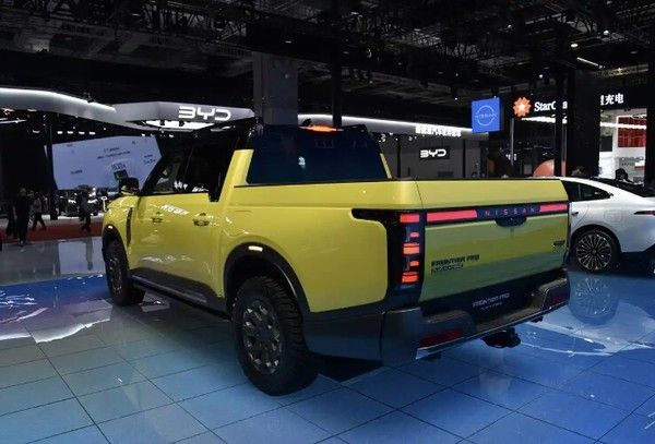 郑州日产锋坦皮卡正式上市燃油混动双动力参数配置