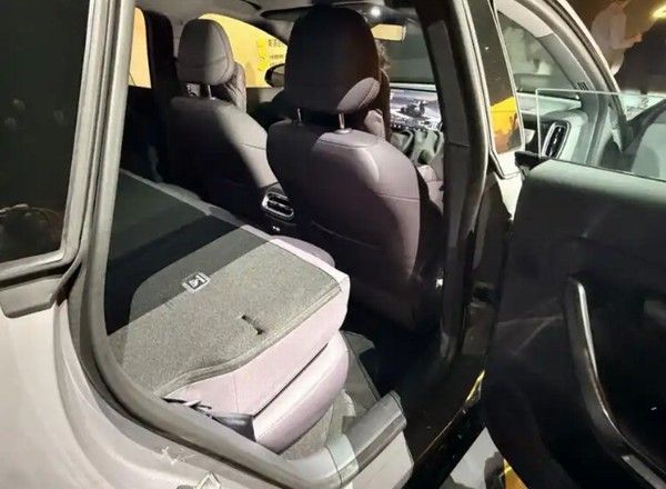 零跑汽车全新电动轿跑Lafa5正式上市个性电动轿跑