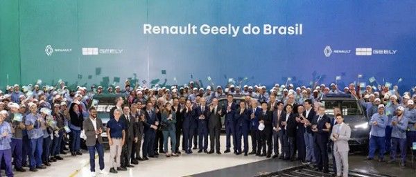 吉利汽车巴西车展纯电车型Geely EX5和Geely EX2