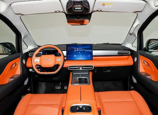 北京汽车全新中大型MPV锐胜M8将于12月5日上市