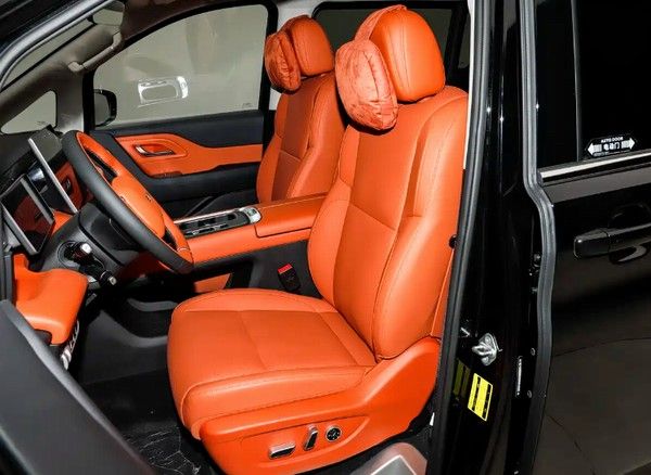 北京汽车全新中大型MPV锐胜M8将于12月5日上市