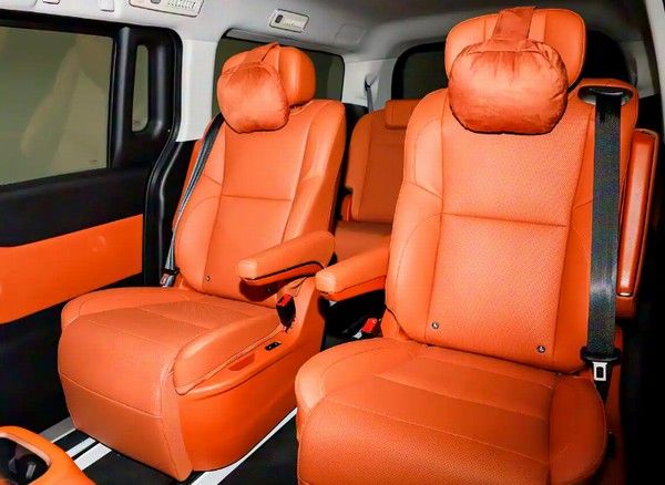 北京汽车全新中大型MPV锐胜M8将于12月5日上市