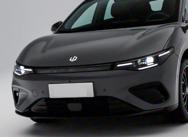 零跑汽车全新战略车型Lafa5正式上市价格参数配置