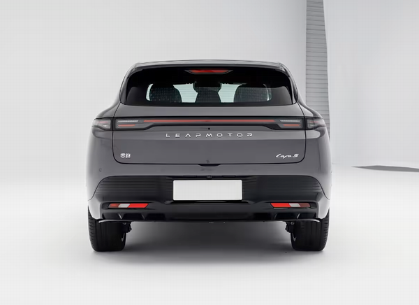 零跑汽车全新战略车型Lafa5正式上市价格参数配置