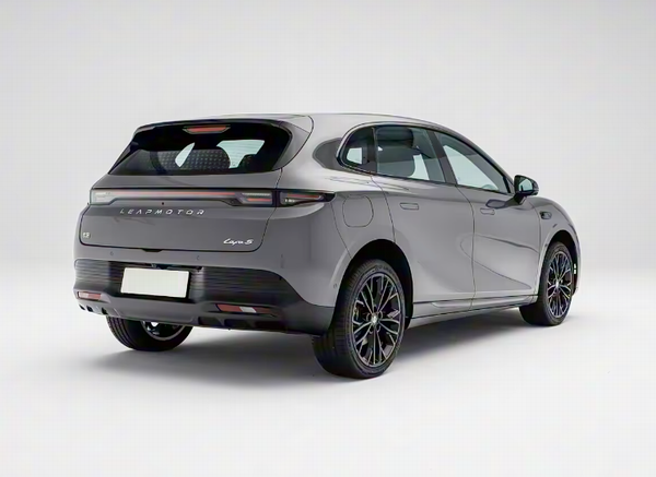 零跑汽车全新战略车型Lafa5正式上市价格参数配置