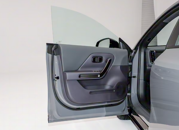 零跑汽车全新战略车型Lafa5正式上市价格参数配置